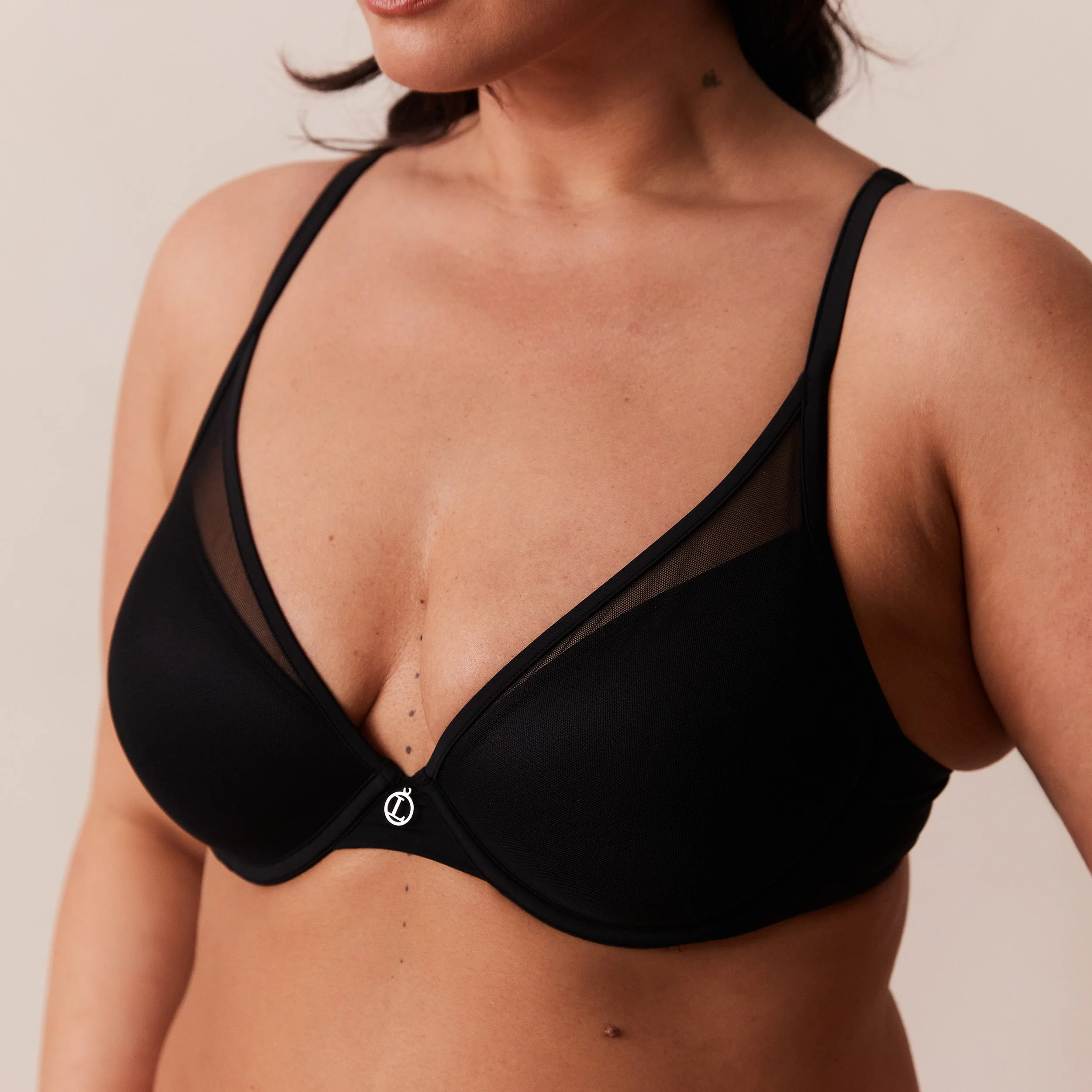 Classic Plunge T-shirt Bra - Black - Image 10