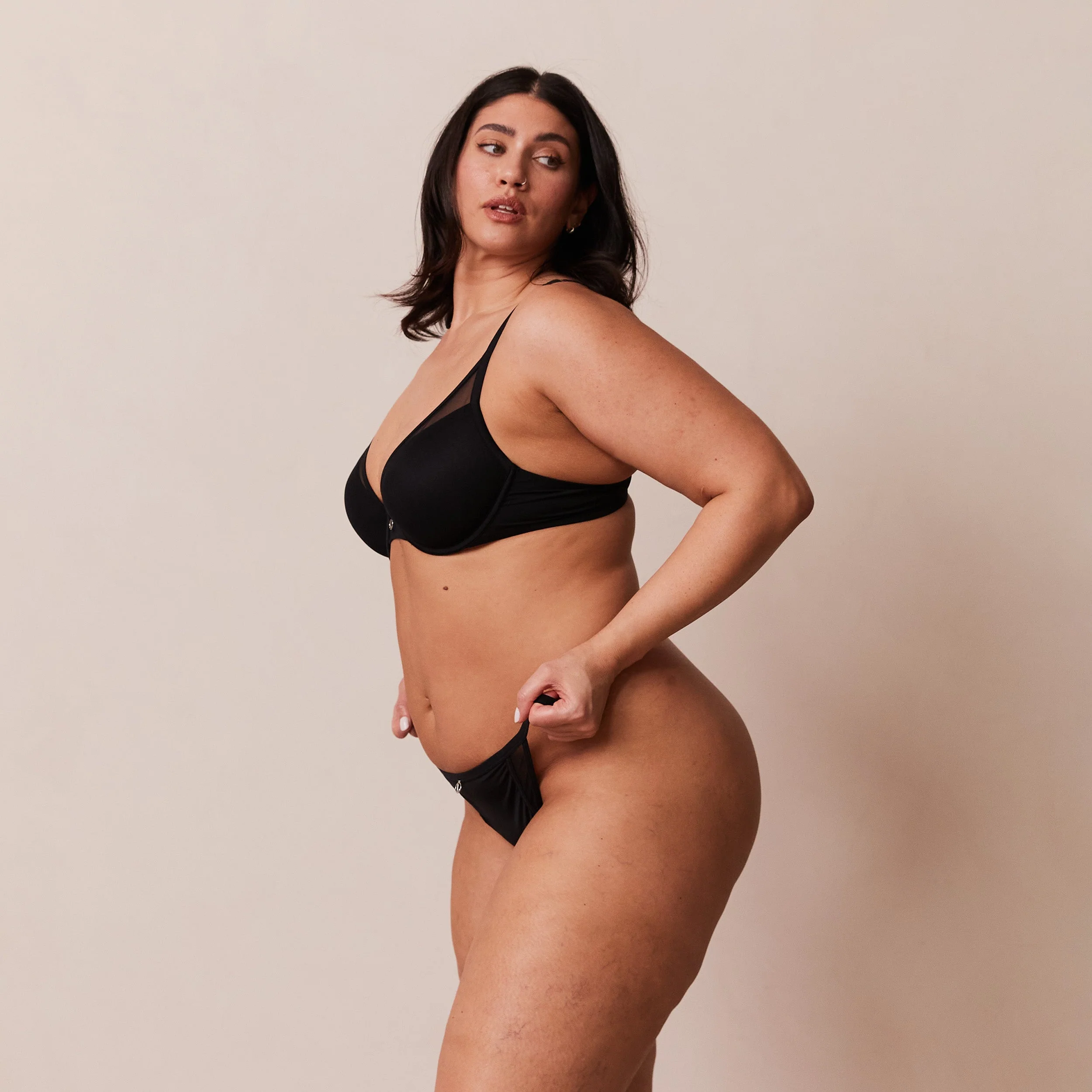 Classic Plunge T-shirt Bra - Black - Image 11