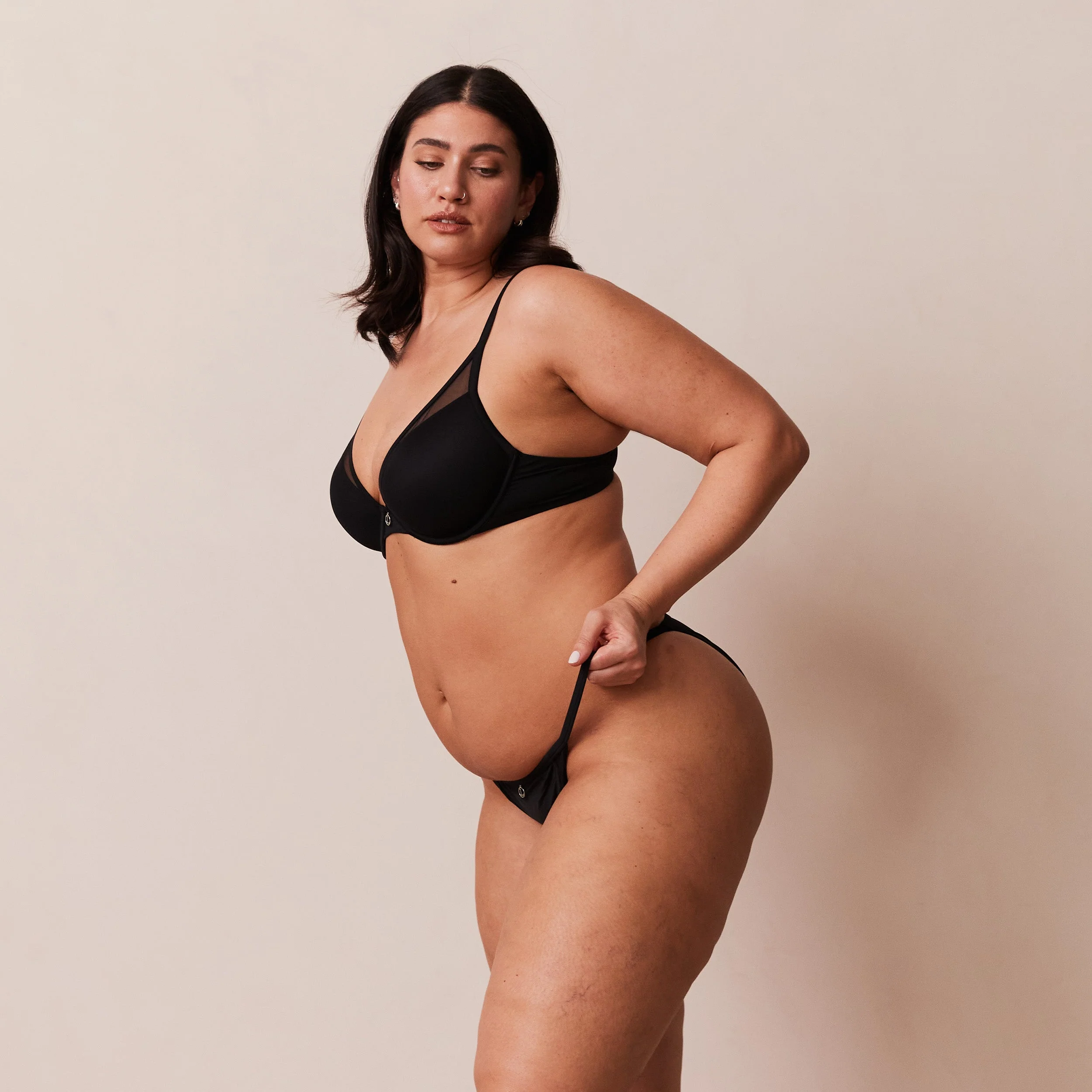 Classic Plunge T-shirt Bra - Black - Image 17