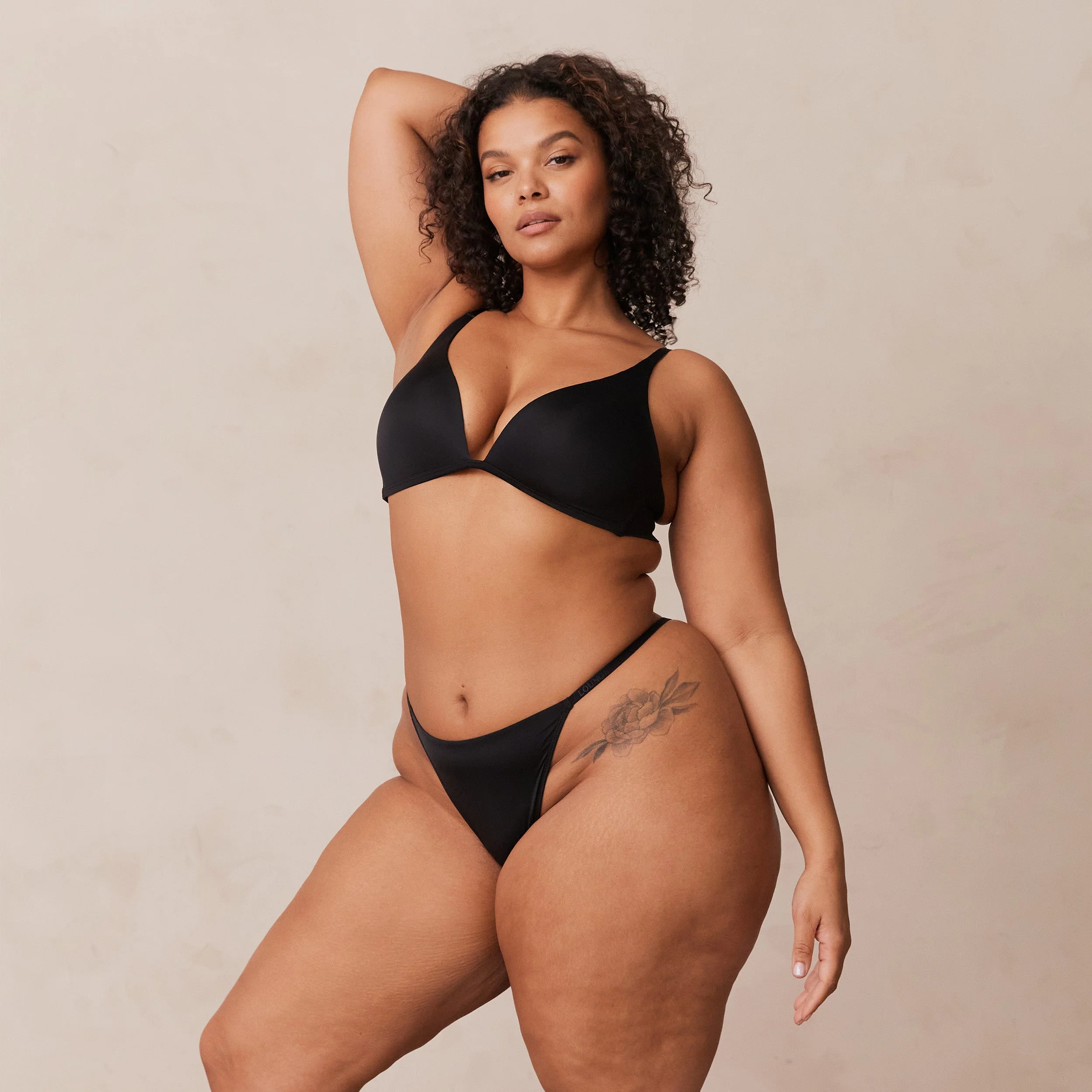 Light Non-Wired Plunge T-Shirt Bra - Black - Image 11
