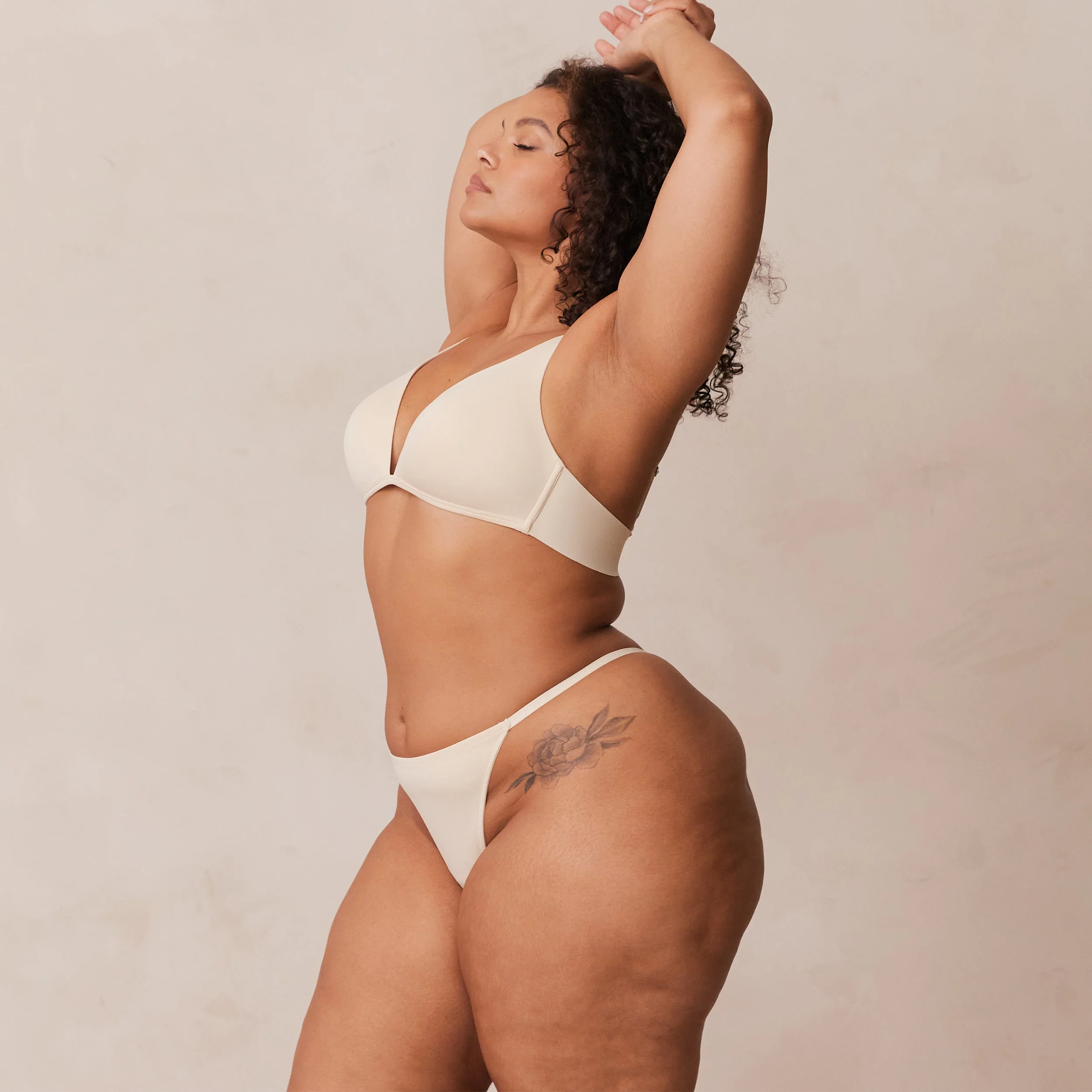 Light Non-Wired Plunge T-Shirt Bra - Latte - Image 11