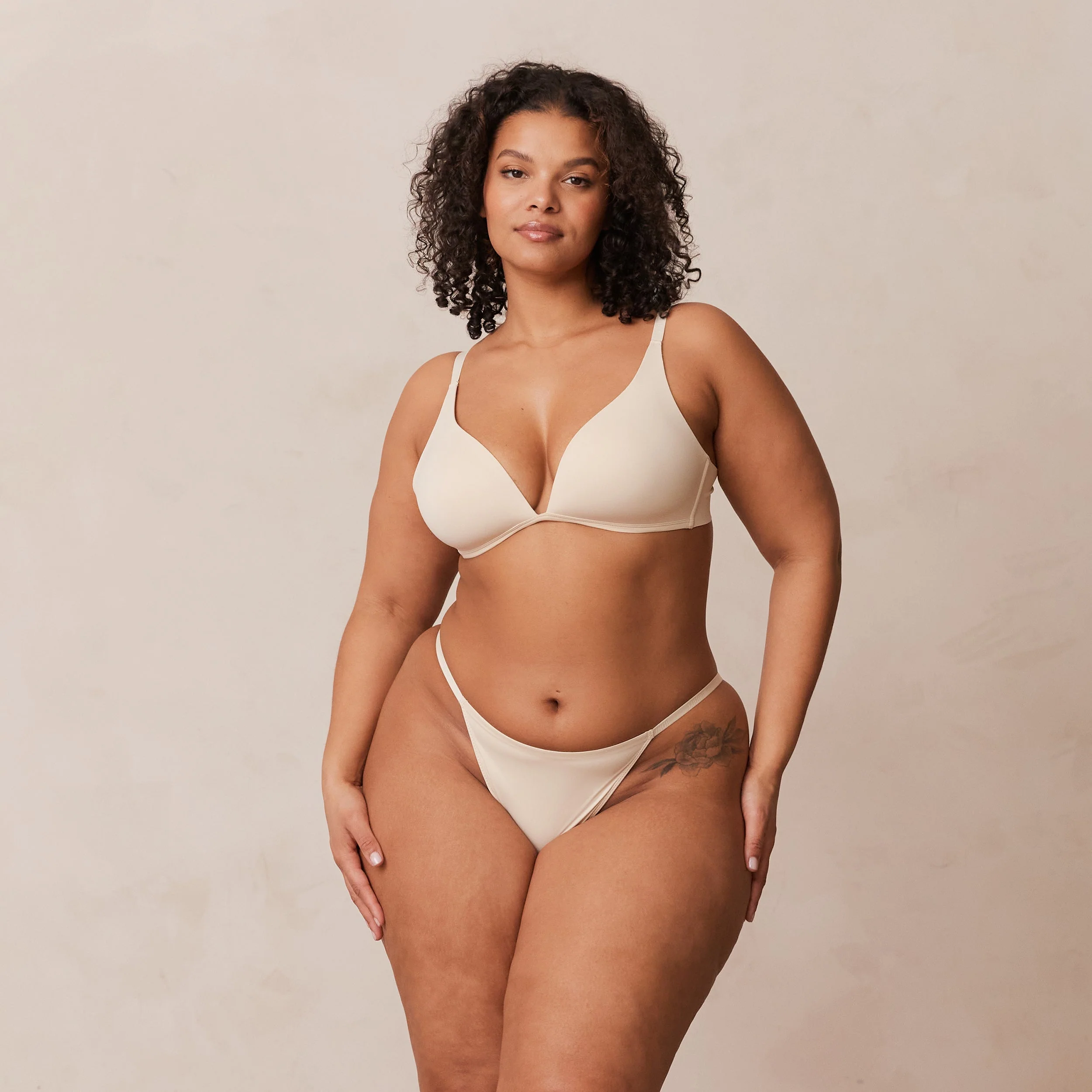 Light Non-Wired Plunge T-Shirt Bra - Latte - Image 19