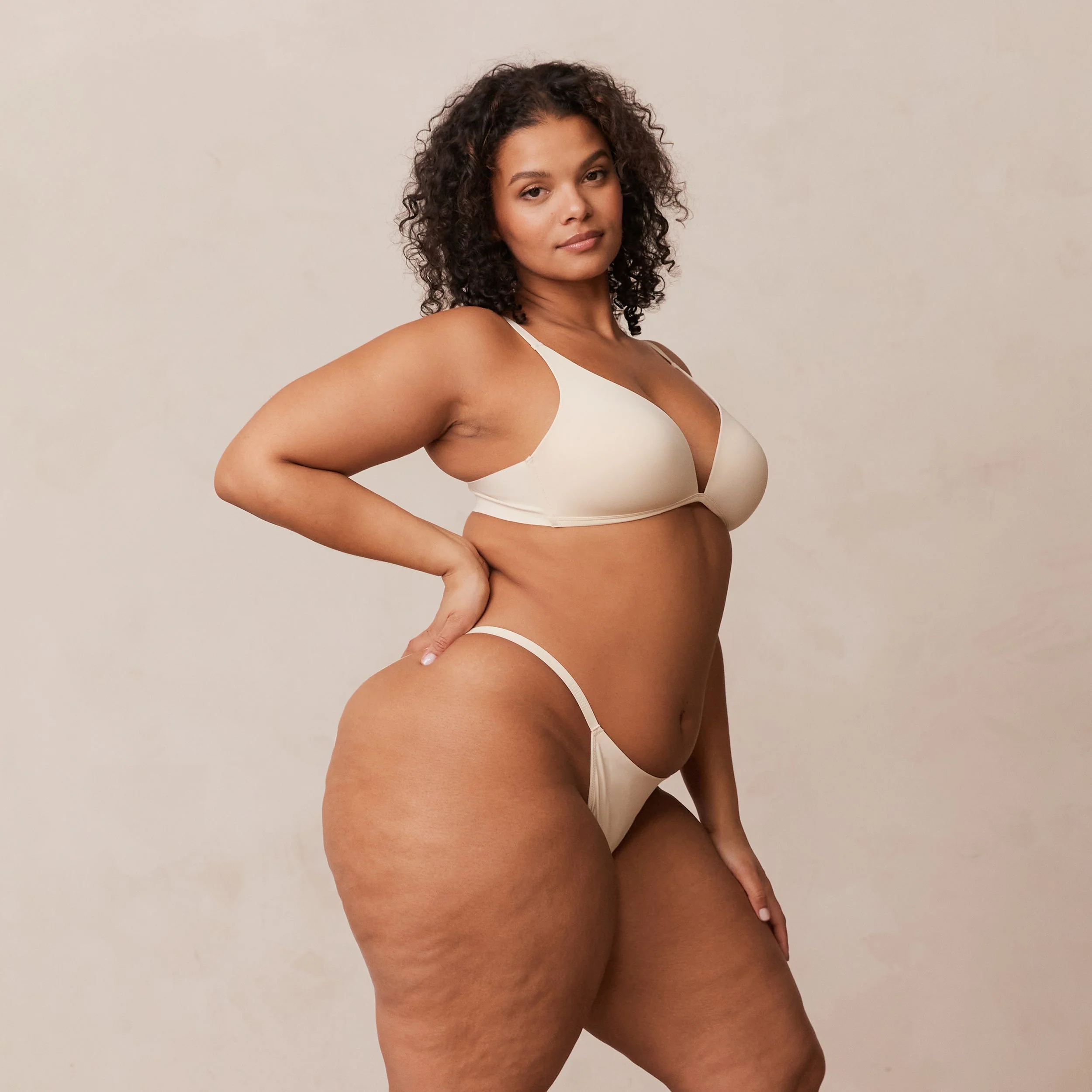 Light Non-Wired Plunge T-Shirt Bra - Latte - Image 22