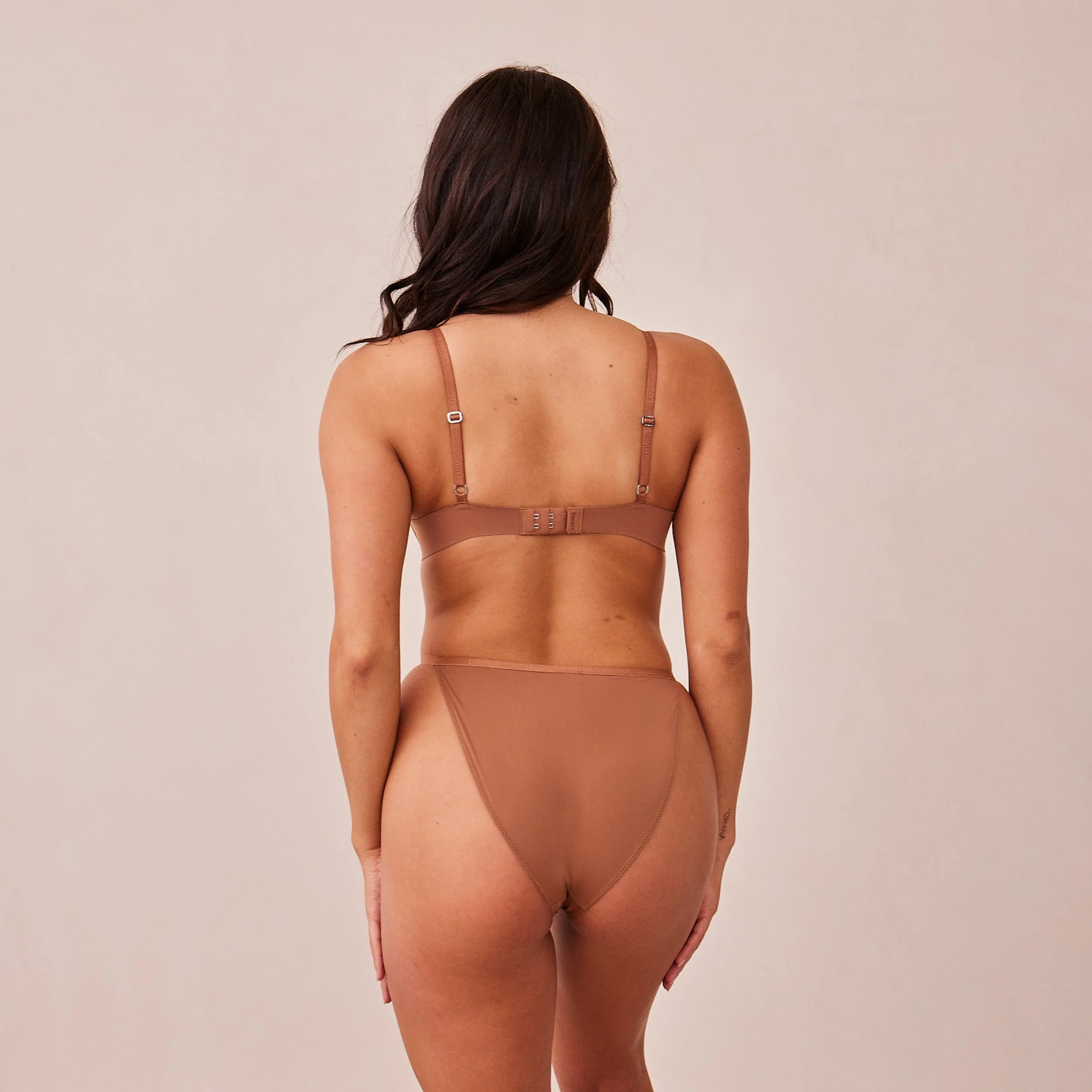 Light Non-Wired Plunge T-Shirt Bra - Mocha - Image 14